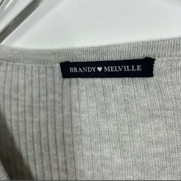 Brandy Melville Collin Ribbed Long Sleeve Light Grey Cardigan Sweater One Size - Picture 4 of 8